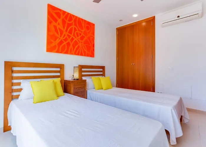 Magnolia Willa Pollensa